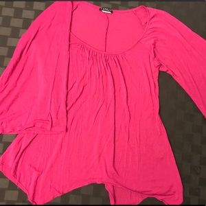 Venus Small Hot Pink 𝐒𝐇𝐀𝐑𝐊 Tooth Hem 3/4 Sleeve Flowy Top